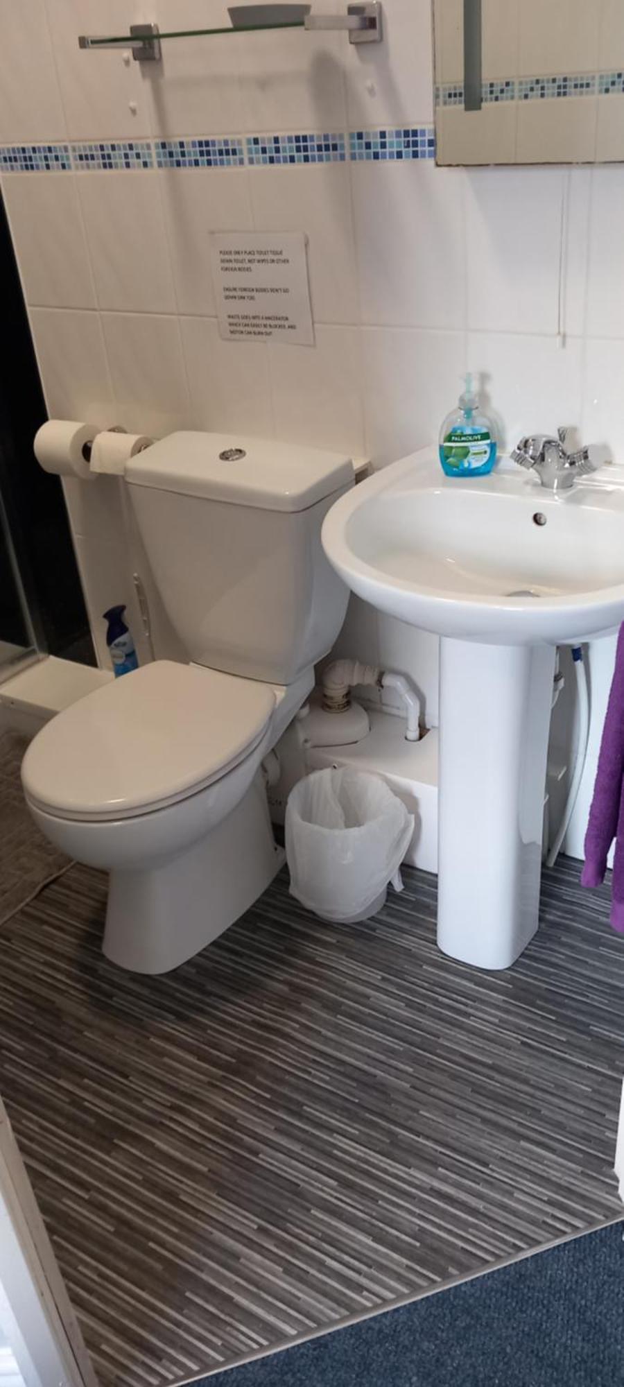 Ty Castell Guest House 케어필리 외부 사진